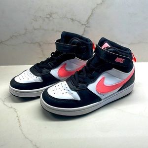 SZ 2.5 GIRLS' NIKE LITTLE KID COURT BOROUGH MID 2 SNEAKERS